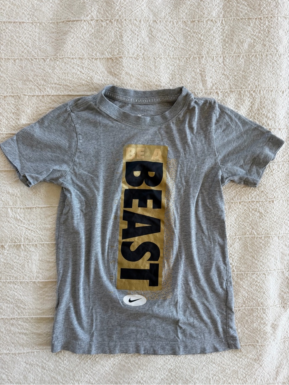 Nike Kids Short Sleeve 'BEAST' Graphic Tee - Gray & Gold (S)